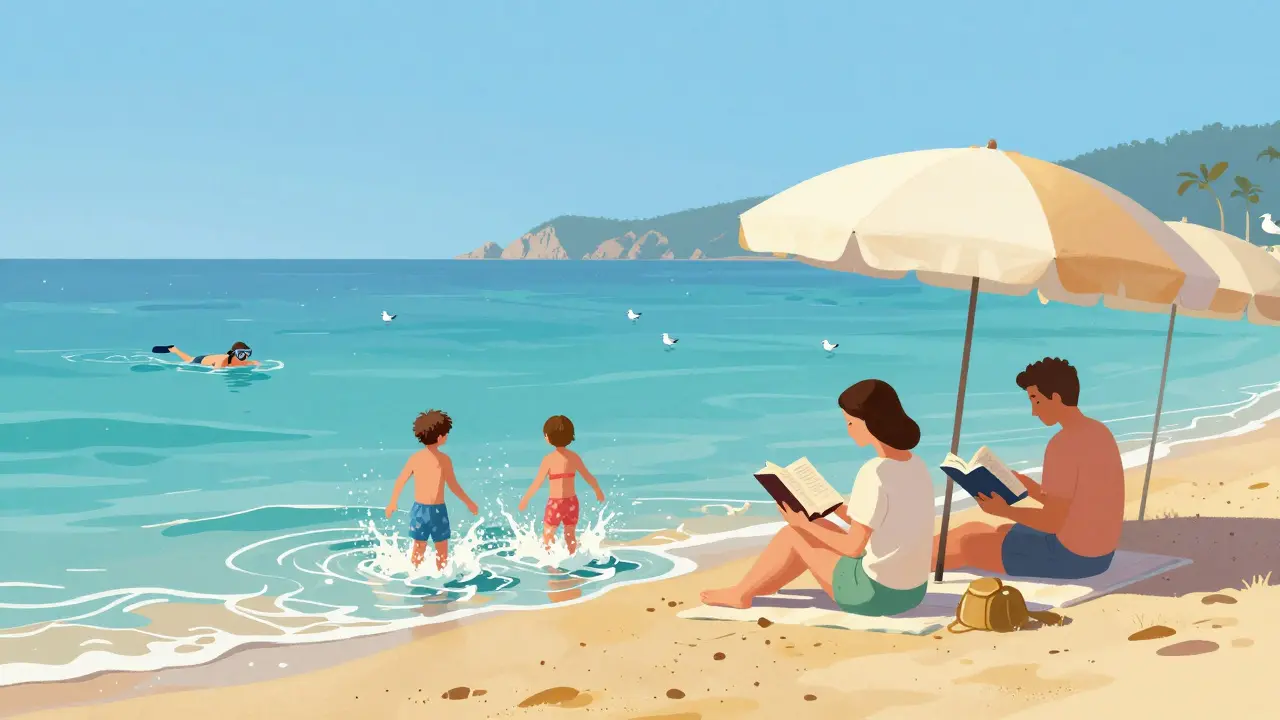 Familia disfrutando del mar en Cala Mondragó en junio, con niños nadando suavemente y pocos turistas.