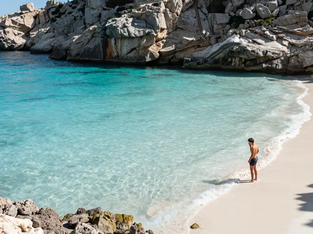 Cuándo se puede bañar en Mallorca: Guía de playas y temperaturas del agua para 2026