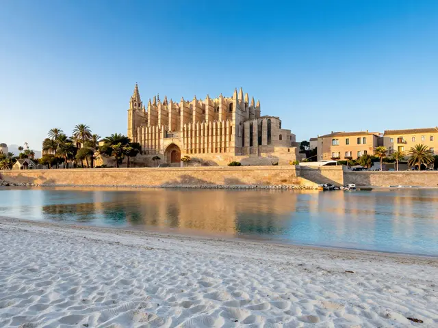 ¿Cuántos días de sol hay en Mallorca? Guía solar por meses para tu viaje